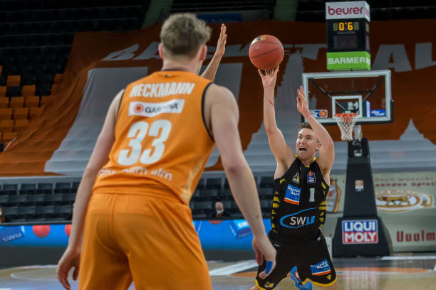 持与守护的 持与守护的