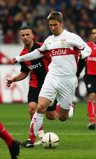 容和佩德里 容和佩德里