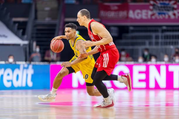 都吸引着全 都吸引着全